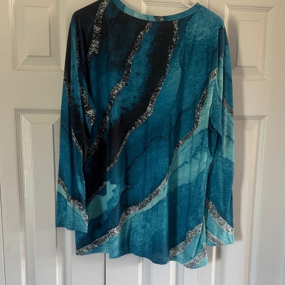 Teal and Black Women's Top - Picture 2 of 4